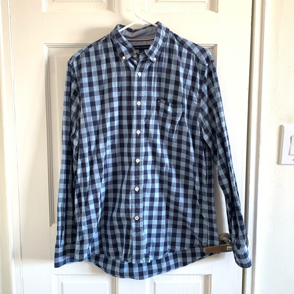 Men’s Tommy Hilfiger Dress Shirt Med